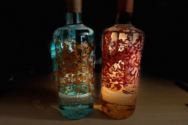 サイレントプールとサイレントプール レアシトラス　飲み比べ