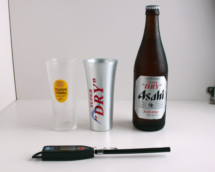 ビールの温もり方を徹底検証！ グラスやタンブラーの違いでどれだけ変わる？